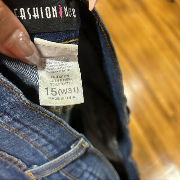 2/$30 Fashion Nova Distressed Blue Skinny Jeans size 15 - Picture 8 of 10